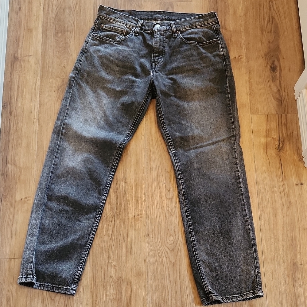 Classic Men's Black Levis Jeans